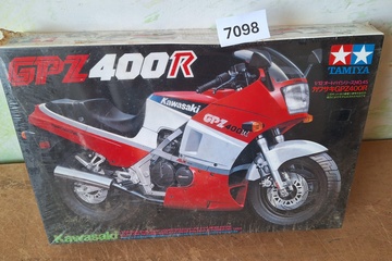 Afbeelding van Tamiya Kawasaki GPZ400R motorfiets modelbouwdoos (1:12)