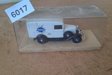 Afbeelding van Eligor, 1932 Ford V8 Camionnette / Bestelwagen 'Encre Stephens' White/Black, 1:43