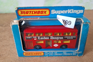 Afbeelding van Matchbox SuperKings, K-15 The Londoner Double Decker Bus 'London Dungeon', 1:48
