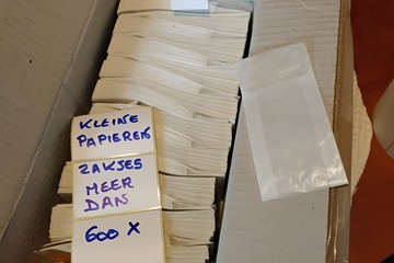 Afbeelding van 600x Kleine papieren zakjes