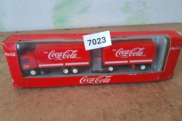 Afbeelding van Mercedes-Benz / MAN Truck - Coca-Cola (Trekker met Oplegger + Aanhanger) 1:87