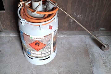 Afbeelding van Onkruidbrander met slang inclusief Antargaz gasfles (nog goed gevuld)