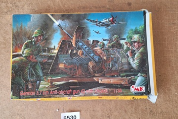 Afbeelding van PMK German 3.7 cm Anti aircraft gun 43 with chassis 1/35