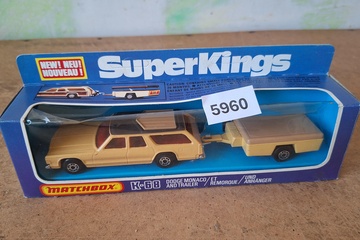 Afbeelding van Matchbox SuperKings, K-68 Dodge Monaco Station Wagon and Trailer Caravan Set, 1:43