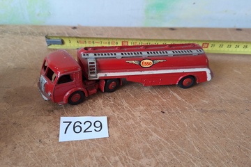 Afbeelding van Dinky Toys Esso panhard + Citerne Titan 