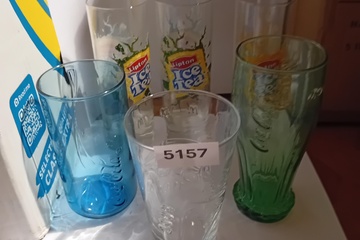 Afbeelding van Glazen oa Ice tea & Coca Cola