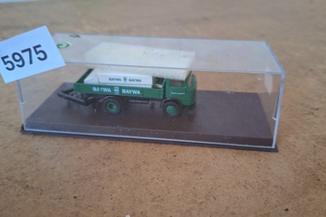 Afbeelding van Brekina Automodelle, Mercedes-Benz L325 LKW 'BayWa' met lading en aanhanger, 1:87