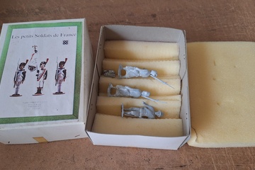 Afbeelding van Les Petits Soldats de France, Tin gegoten miniatuurfiguren (set van 3 stuks met bajonet in doos)