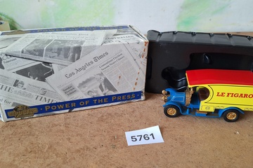 Afbeelding van Matchbox Models of Yesteryear Power of the Press, 1912 Packard Van 'Le Figaro', 1:44