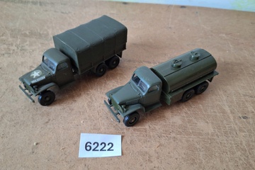 Afbeelding van Militaire vrachtwagen met huif en tankwagen (set van 2 stuks Minitanks)