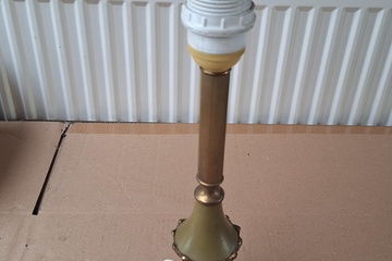 Afbeelding van Lamp zonder kap, werkt maar schakelaar moet vervangen worden