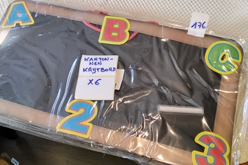 Afbeelding van 6x Kartonnen Krijtbord letters/cijfers