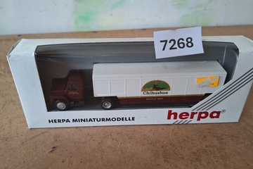 Afbeelding van Herpa International "Chihuahua Mexican Beer" vrachtwagen met oplegger (1:87)