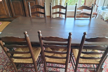 Afbeelding van Eetkamertafel met 6 stoelen