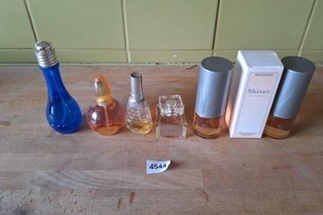 Afbeelding van Parfumflessen nieuw & aangebroken