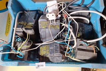 Afbeelding van Lot elektrisch materiaal