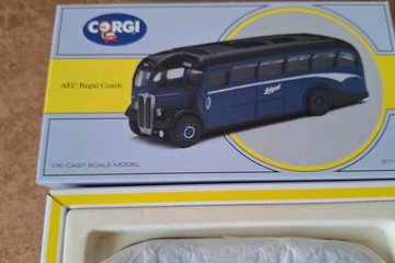 Afbeelding van Corgi AEC Regal Coach ledgard