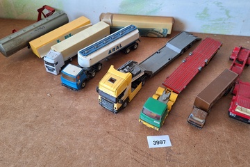 Afbeelding van Lot modelauto's Vrachtwagens