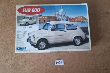 Afbeelding van Gunze Sangyo Fiat 600 1:24
