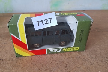 Afbeelding van Agat / Tantal UAZ 452B minibus militair groen (1:43)