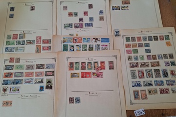 Afbeelding van Oude postzegels op bladen verschillende landen