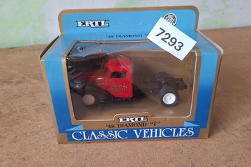 Afbeelding van Ertl 1948 Diamond "T" "J.T. Wilson Cartage" vrachtwagen (1:43)