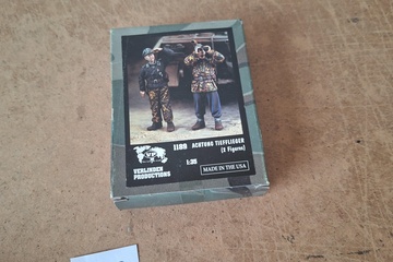 Afbeelding van Verlinden Productions Achtung Tiefflieger 2 Figures 1:35