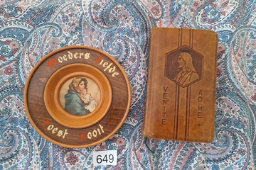Afbeelding van Religieus bord & gesigneerd boekje door Kardinaal van Roey