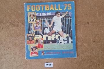 Afbeelding van Panini Football 75 album 80% gevuld