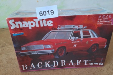 Afbeelding van Monogram SnapTite, Backdraft Fire Car Chicago Fire Dept Battalion Chief 25 Plastic Bouwpakket, 1:32