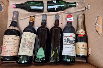 Afbeelding van Oude wijnflessen 8 stuks