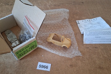 Afbeelding van CCC JM, Panhard Dyna X 86 Cabriolet Kit (ongemonteerd witmetaal/hars bouwpakket), 1:43