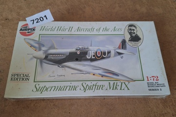 Afbeelding van Airfix World War II Aircraft of the Aces - Supermarine Spitfire Mk IX modelbouwdoos 02065 (1:72)