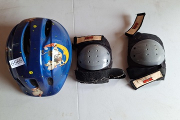 Afbeelding van Helm en beenbeschermers