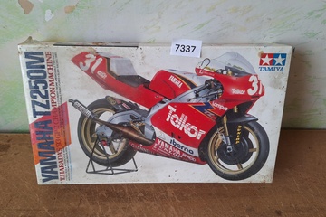 Afbeelding van Tamiya Yamaha TZ250M '93 GP 2 Champion Machine plastic modelbouwset (1:12)
