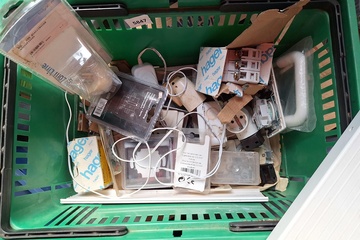 Afbeelding van Lot elektrisch materiaal