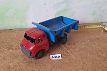 Afbeelding van Kiepvrachtwagen (rood/blauw model met beweegbare bak)