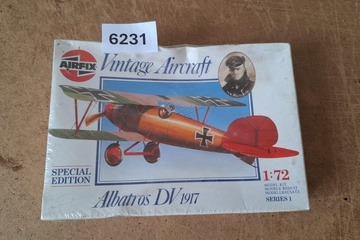 Afbeelding van Airfix, Albatros DV 1917 Vintage Aircraft modelbouwset (in originele verpakking)