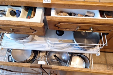 Afbeelding van Inhoud Besteklades & Kast met potten en pannen