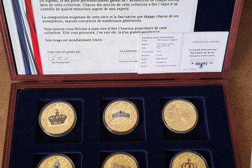 Afbeelding van Treasures of the Louvre Munten collectie in koffer met Swarovski
