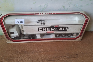 Afbeelding van Louis Surber Mercedes-Benz Actros "Chereau" vrachtwagen met koeloplegger (1:87)