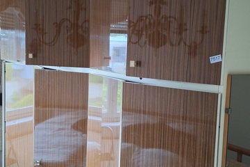 Afbeelding van Slaapkamermeubels incl bed met matras en kleerkast (excl inhoud), nachtkastjes ed    