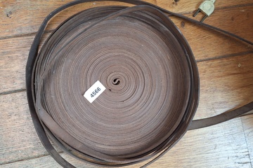 Afbeelding van lederen rol 17mm breed x +/-3mm dikte per rol 25m