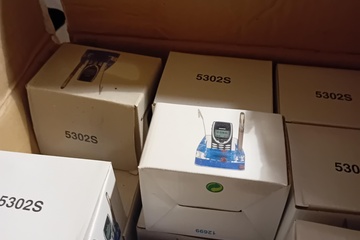 Afbeelding van Doos GSM houders met pennenhouder 