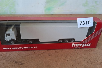 Afbeelding van Herpa vrachtwagen met witte gesloten oplegger (1:87)