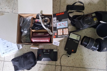 Afbeelding van Partij fotocamera's & materiaal