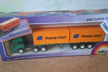 Afbeelding van Siku Super Serie, Iveco Container-LKW Container Service 'Hapag-Lloyd', 1:55