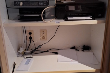 Afbeelding van Inhoud kast bureau
