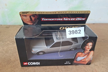 Afbeelding van Corgi The Definitive Bond Collection Tomorrow never dies BMW 750i