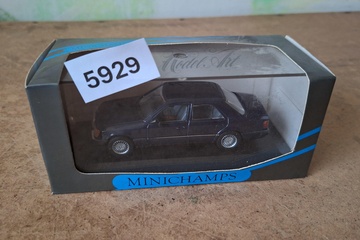 Afbeelding van Minichamps Model Art, Mercedes-Benz 190 E E-Klasse Sedan, 1:43